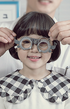 성장기 진행성 근시 어린이